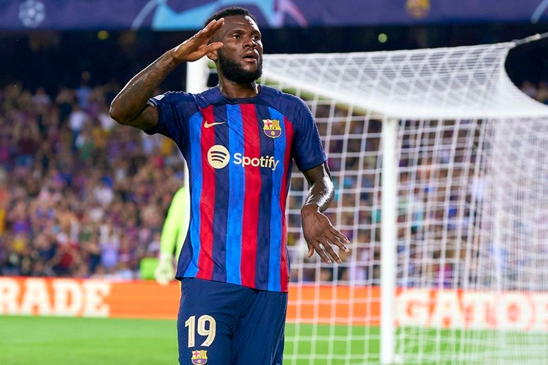 Kessié thi đấu tại CLB Barcelona