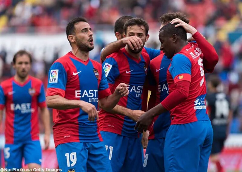 Levante UD ăn mừng chiến thắng
