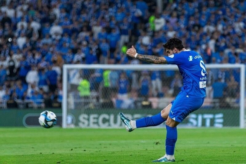Pha sút đỉnh cao của Al Hilal